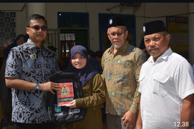 Walikota dan Wakil Walikota Langsa Salurkan 13.186 Paket Peralatan Sekolah Pascabanjir