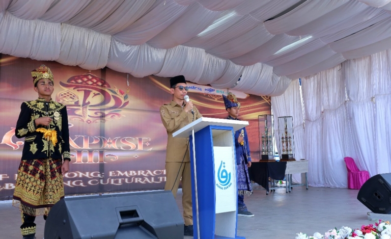 Buka Kegiatan EXPOSE III di Ruhul Qur’ani, Bupati Tarmizi: Saat Ini Pemkab Terus Memperkuat Pendidikan